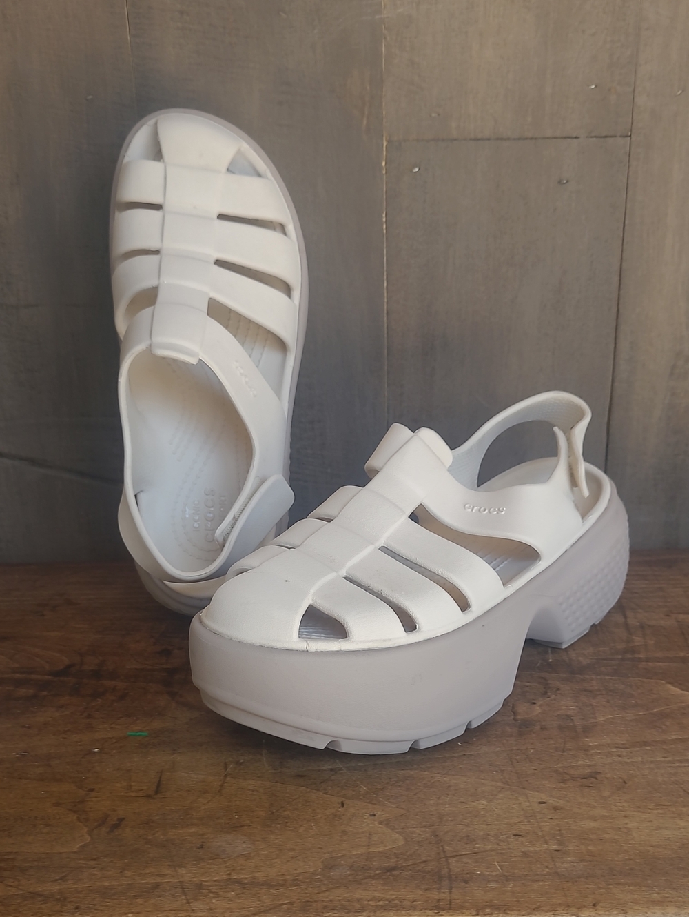 EUC CROCS Stomp High Fisherman Sandals Women's sz 7 Cream Rubber Platform Sandal